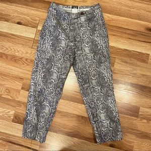 Signe Paris Snakeskin Pattern Gray Capri Pants